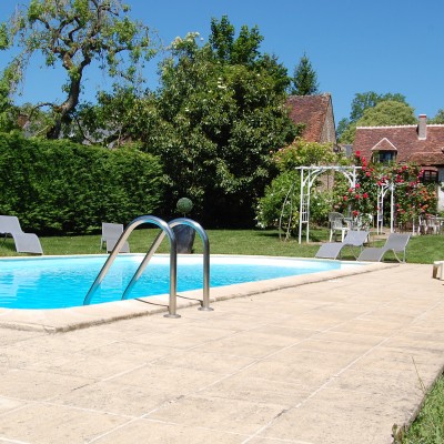 Pool at Hotel la Roseraie