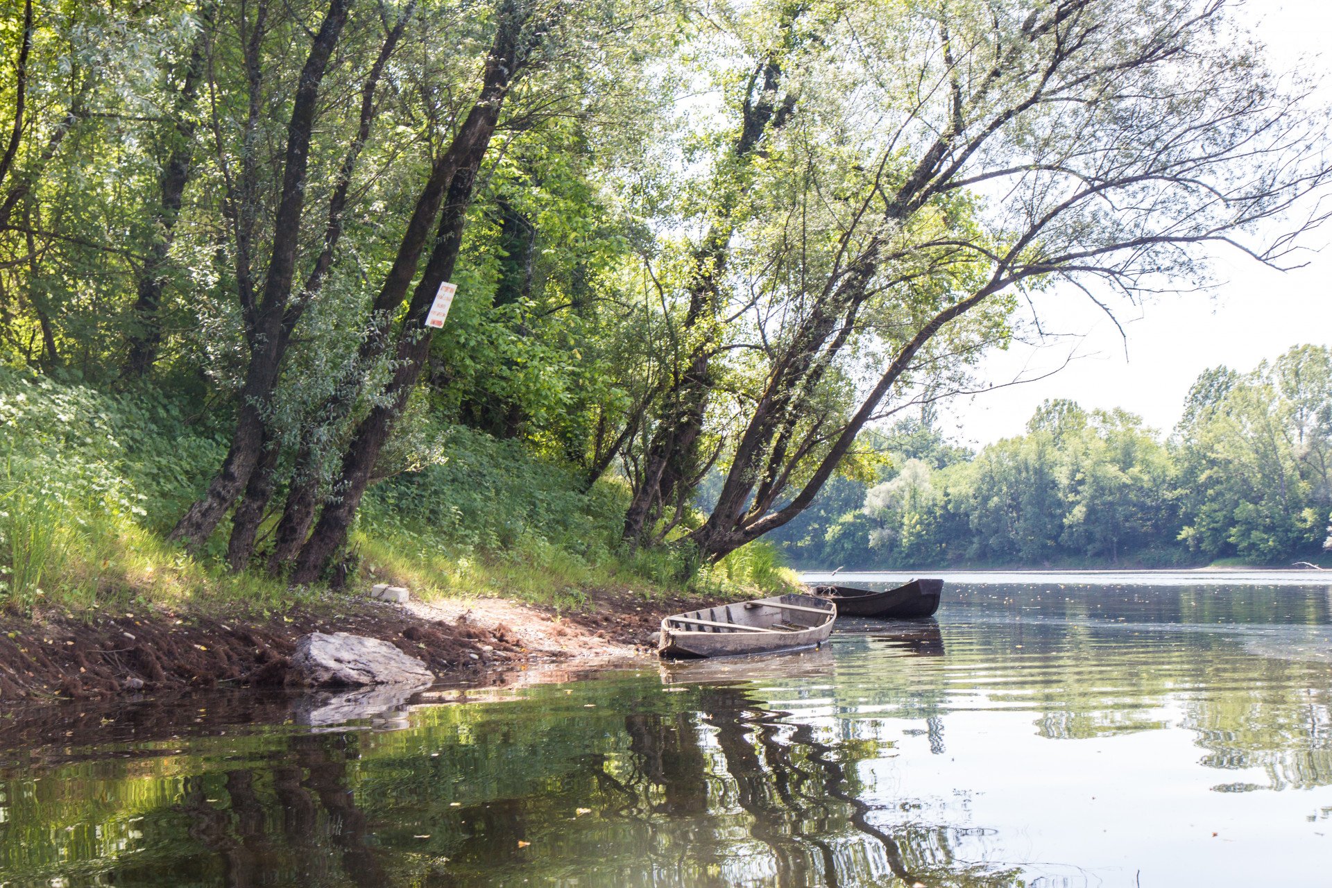 Tour Canoeing on the Dordogne Headwater B08DO