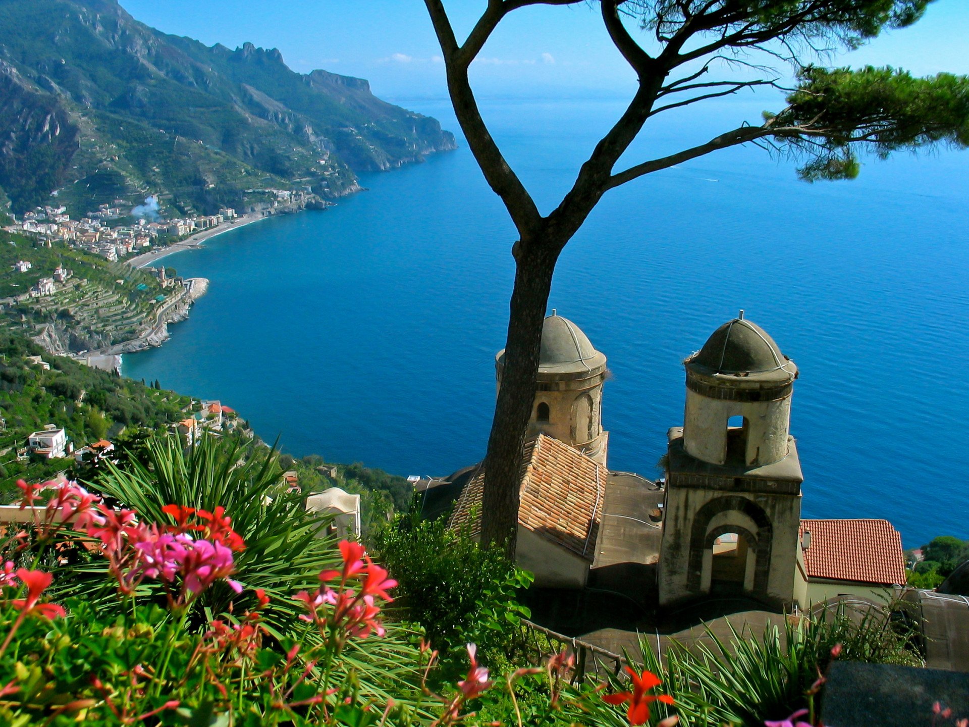 Coastal view from the garden of Villa Rufolo in Ravello.