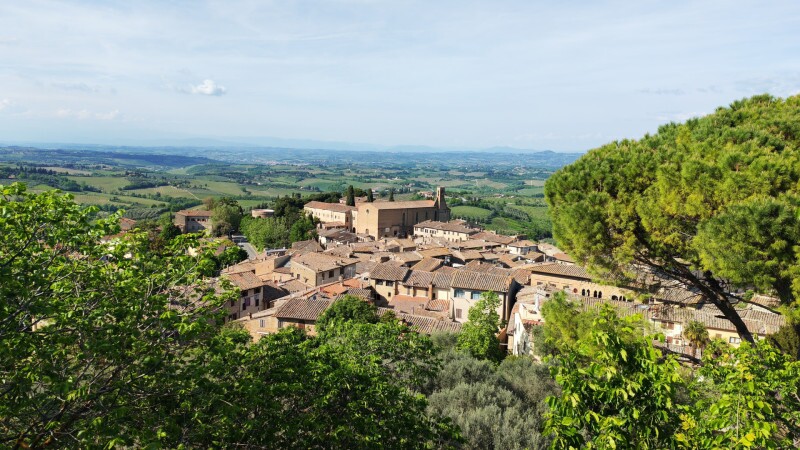 Treasures of Tuscany Walk: San Gimignano to Volterra 
